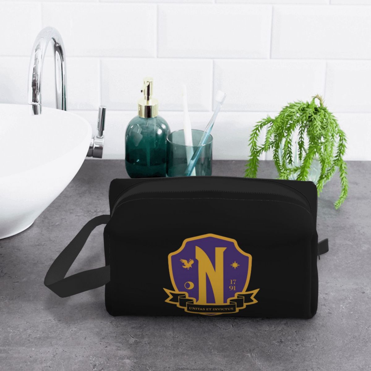 Nevermore Academy Crest (clean - Beauty Makeup Academy reseña y precio